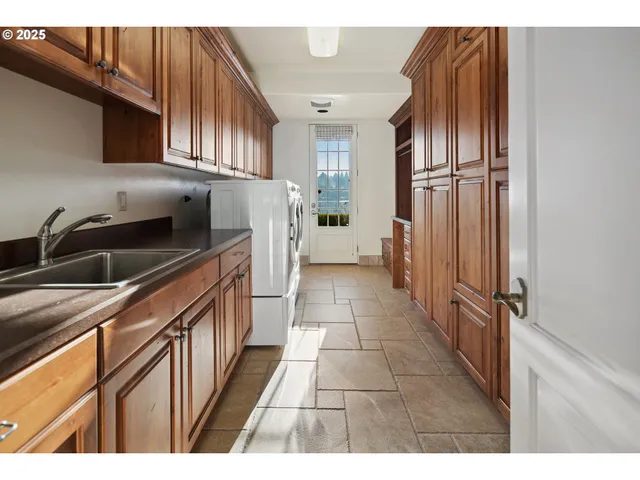 $4,250,000 | 11859 South Riverwood Road, Portland, OR 97219