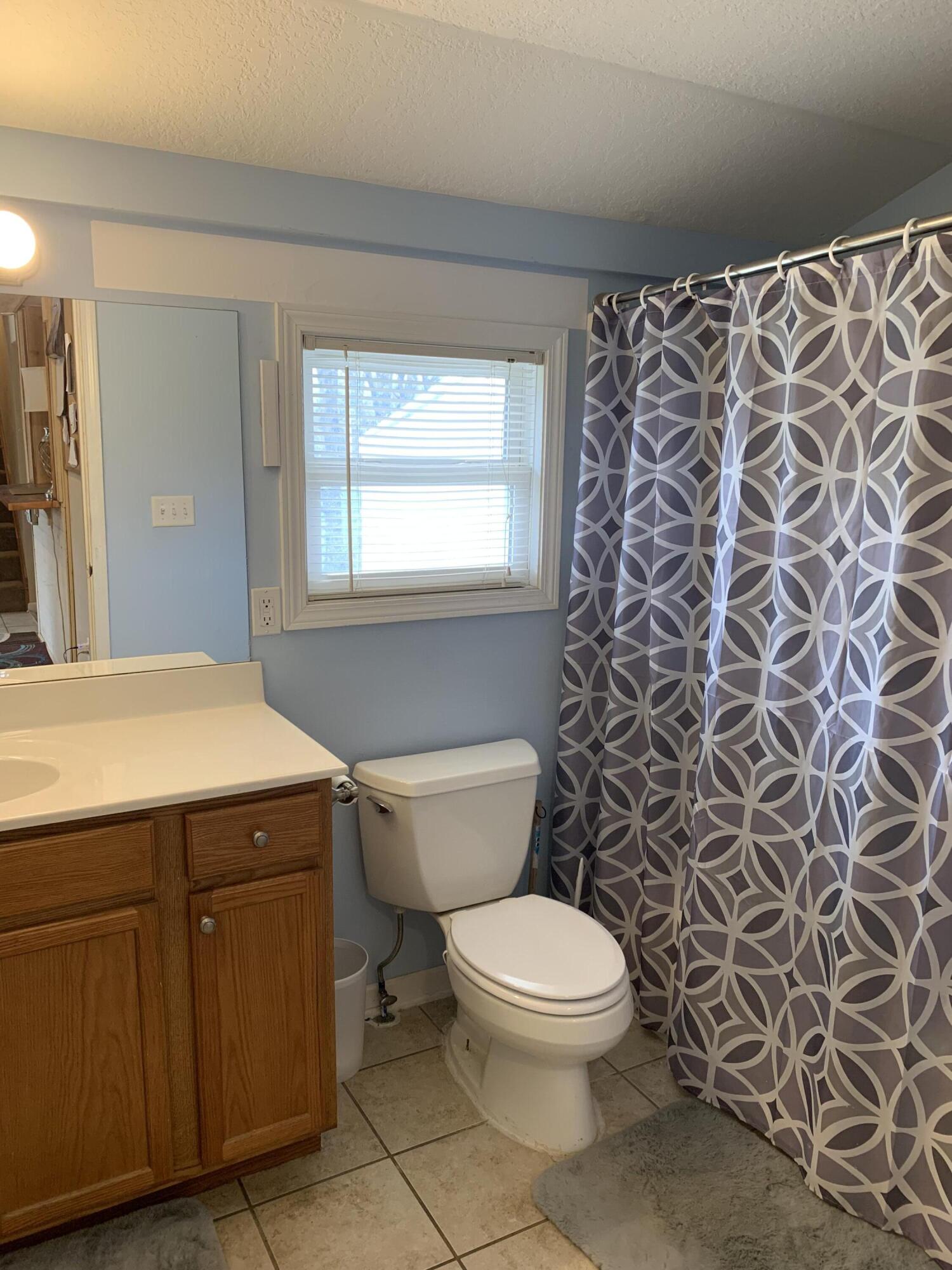 453 Cedar Grove Road Johnson City, TN 37601 - Photo 11 of 21 Full Bath