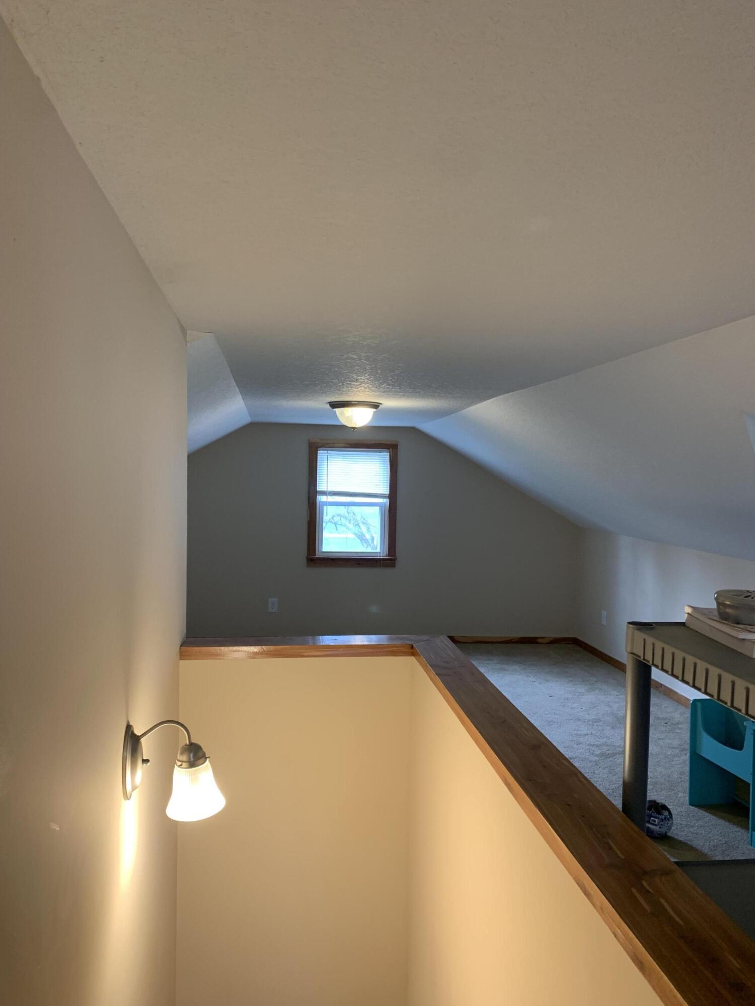 453 Cedar Grove Road Johnson City, TN 37601 - Photo 14 of 21 Add'l Pics Upstairs
