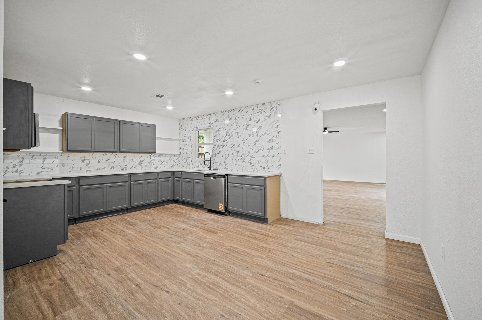 12939 Segrest Drive Houston, TX 77047 - Photo 7 of 19