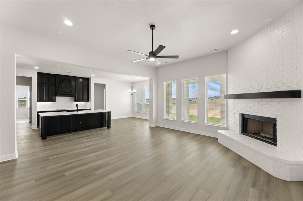 6211 Cedar Elm Road Midlothian, TX 76065 - Photo 7 of 28 Living Room