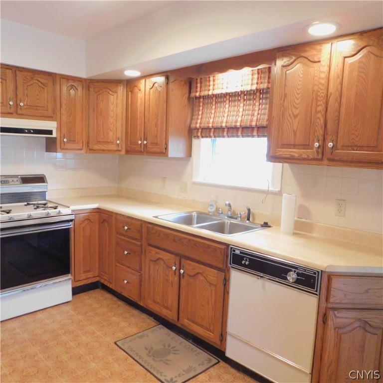 521 Boyden Street Syracuse, NY 13206 - Photo 9 of 25