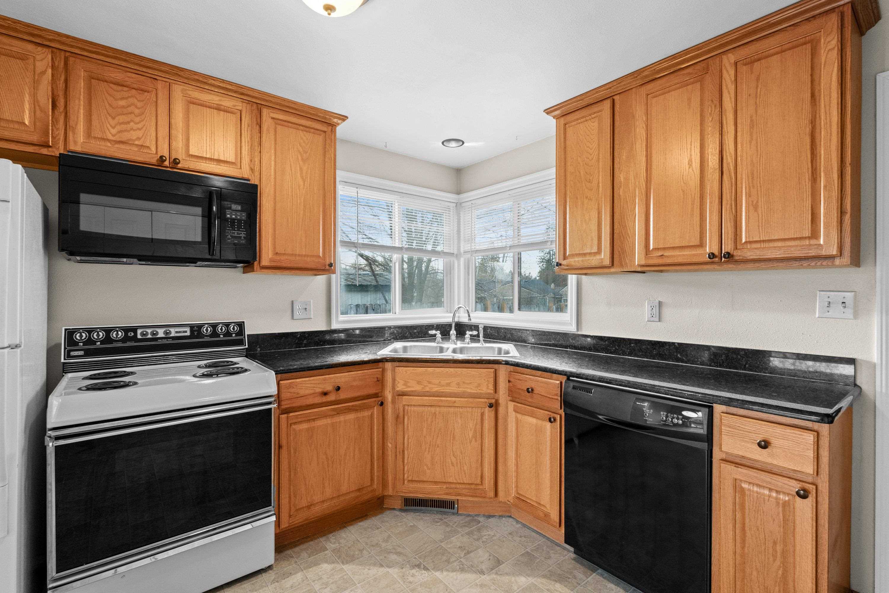 5621 North Milton Street Spokane, WA 99205 - Photo 11 of 23