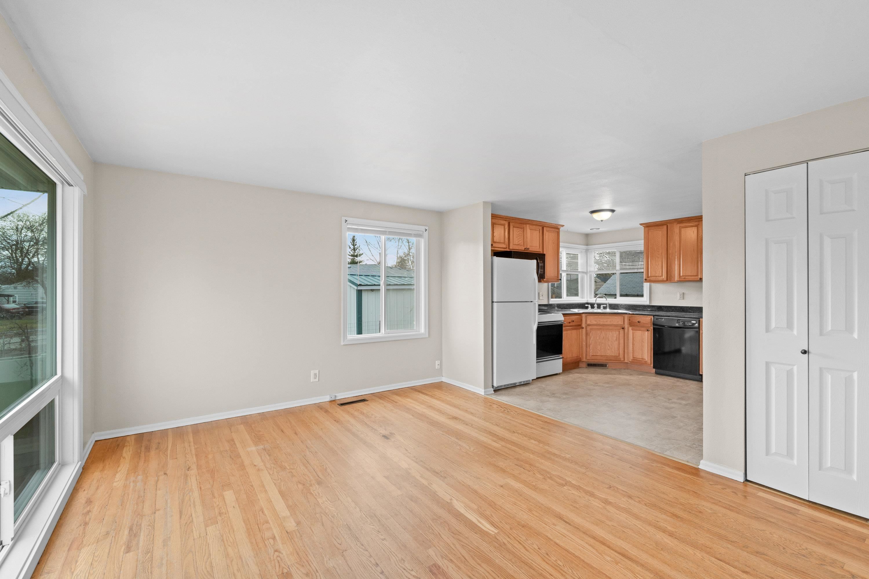 5621 North Milton Street Spokane, WA 99205 - Photo 5 of 23