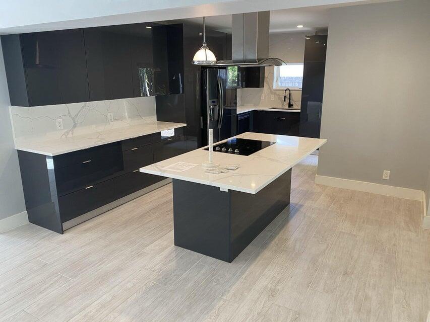 418 Southwest 7th Terrace Boca Raton, FL 33486 - Photo 3 of 17 20241005165733040768000000-o
