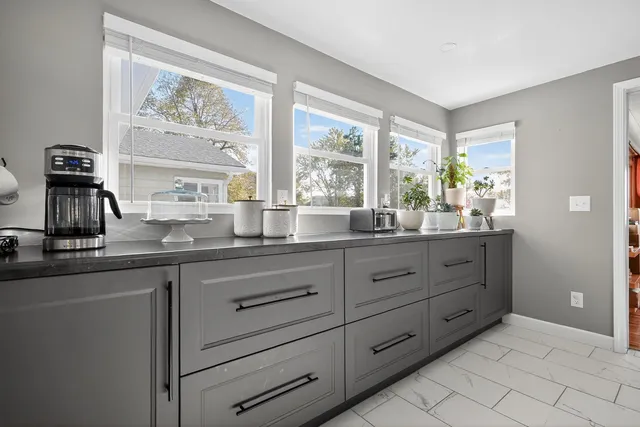 $315,000 | 707 Coolidge Place, Rockford, IL 61107