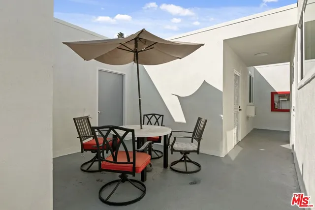 $4,250 | 2449 Beachwood Drive, Unit 13, Los Angeles, CA 90068