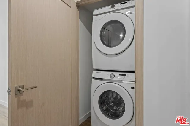 $4,250 | 2449 Beachwood Drive, Unit 13, Los Angeles, CA 90068