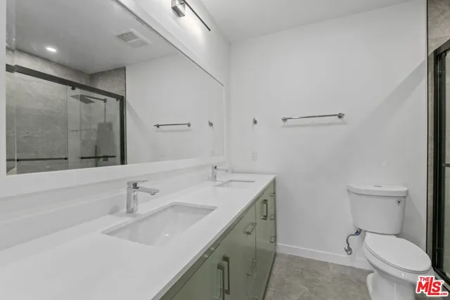 $4,250 | 2449 Beachwood Drive, Unit 13, Los Angeles, CA 90068