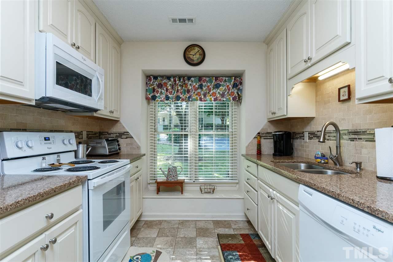 2648 Cottage Circle Raleigh, NC 27613 - Photo 5 of 28