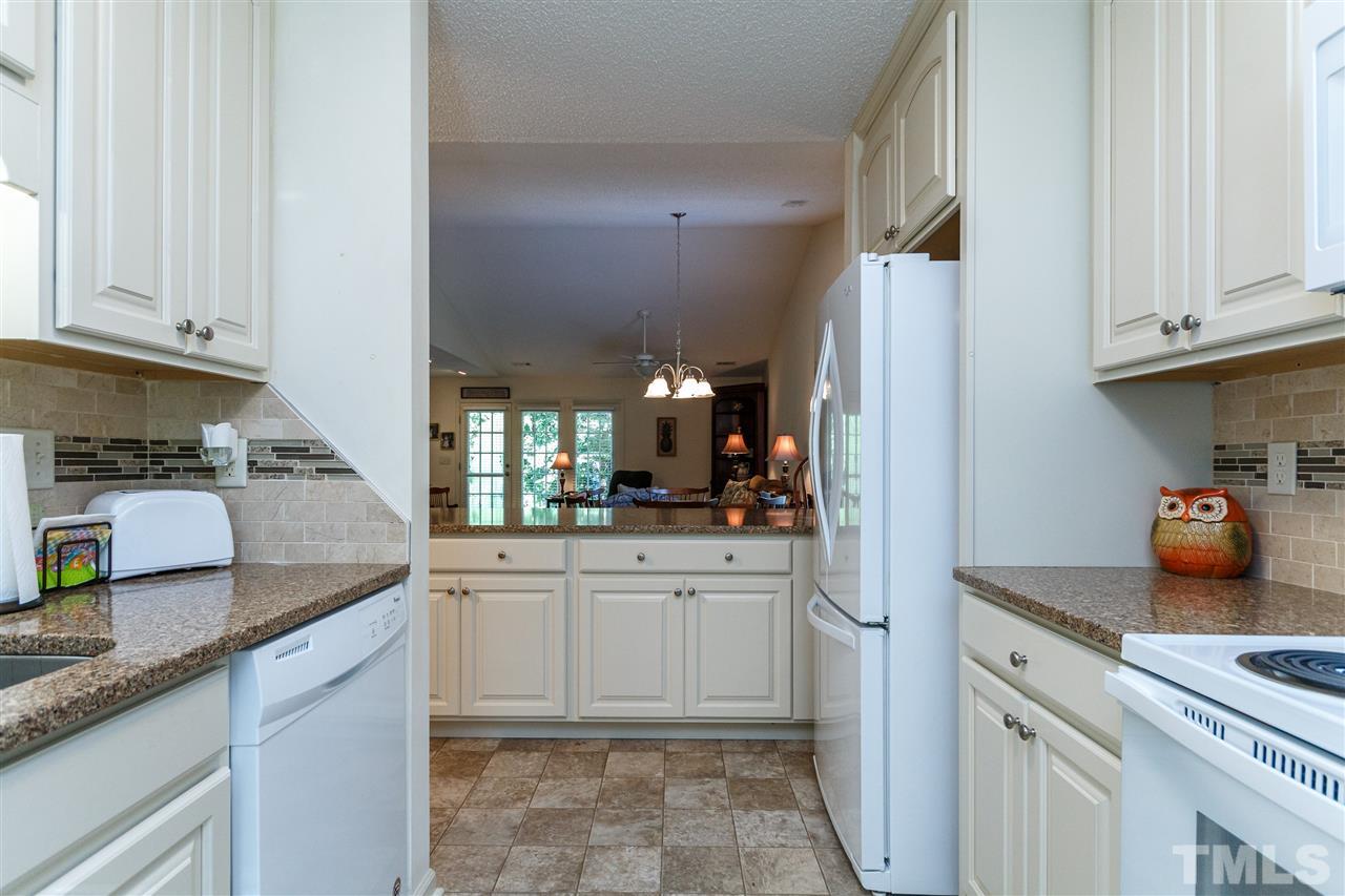 2648 Cottage Circle Raleigh, NC 27613 - Photo 7 of 28