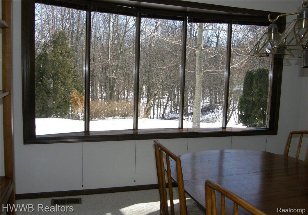 1514 Chevy Circuit Rochester, MI 48306 - Photo 5 of 24 DINING BAY
