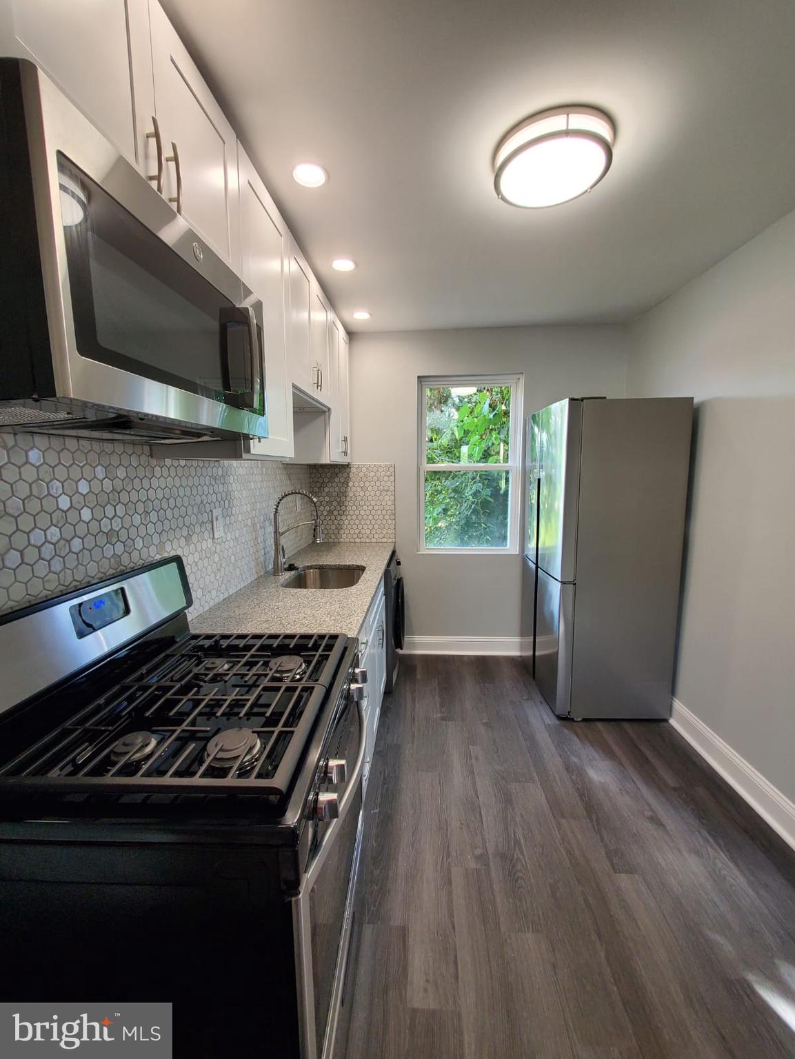 112 Sollers Point Road Dundalk, MD 21222 - Photo 3 of 19 kitchen