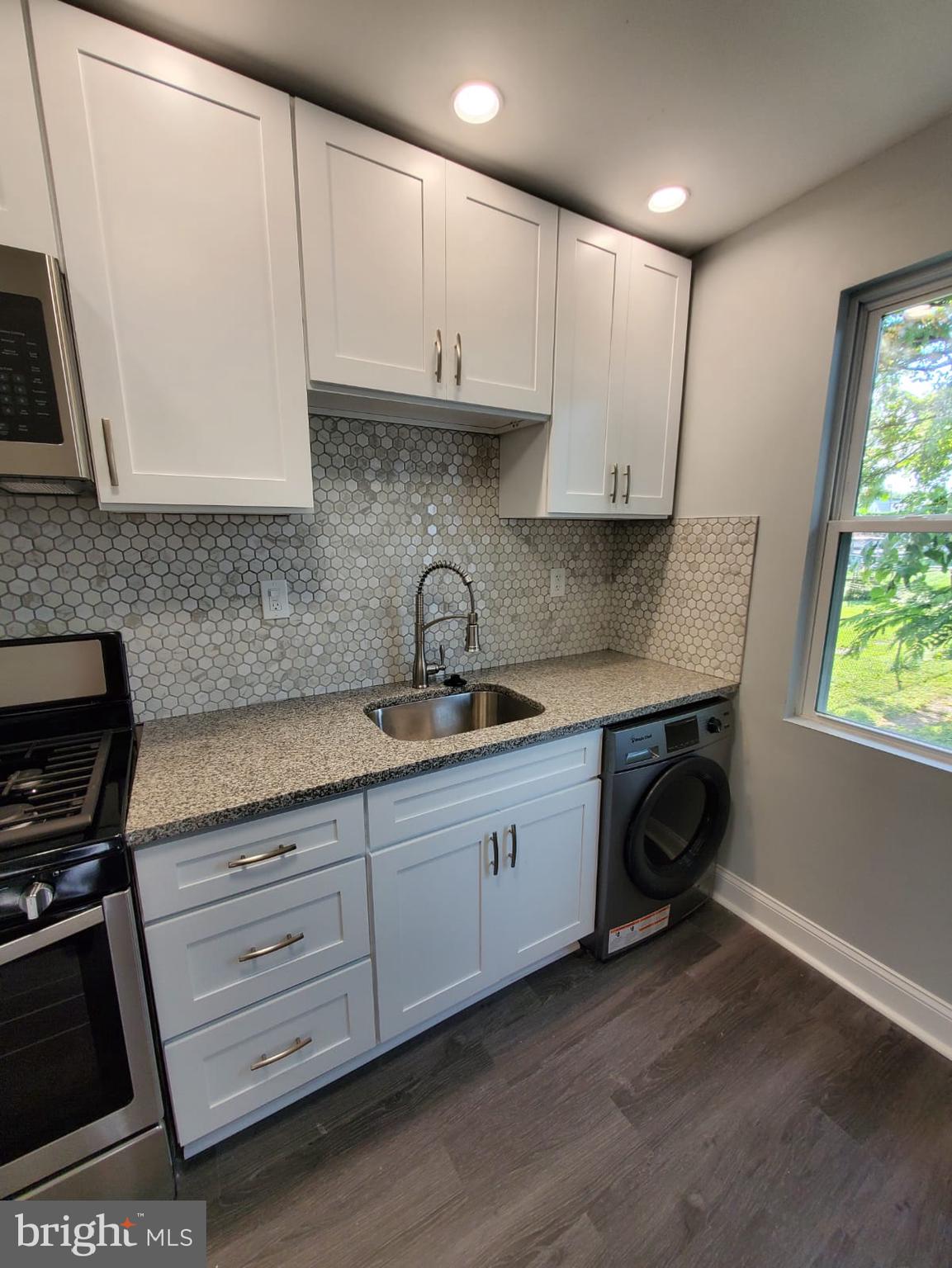 112 Sollers Point Road Dundalk, MD 21222 - Photo 4 of 19