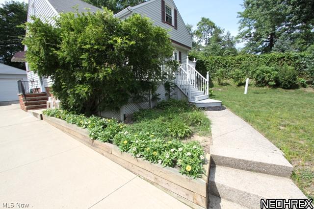 1588 Sheffield Road Cleveland, OH 44121 - Photo 2 of 19 FRONT WALKWAY