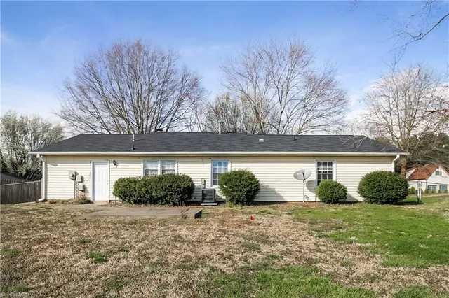 $1,620 | 308 Cheltenham Drive, Winston-Salem, NC 27103