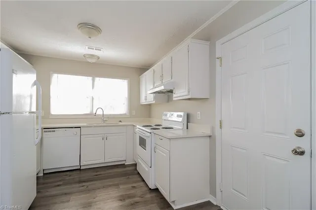 $1,620 | 308 Cheltenham Drive, Winston-Salem, NC 27103