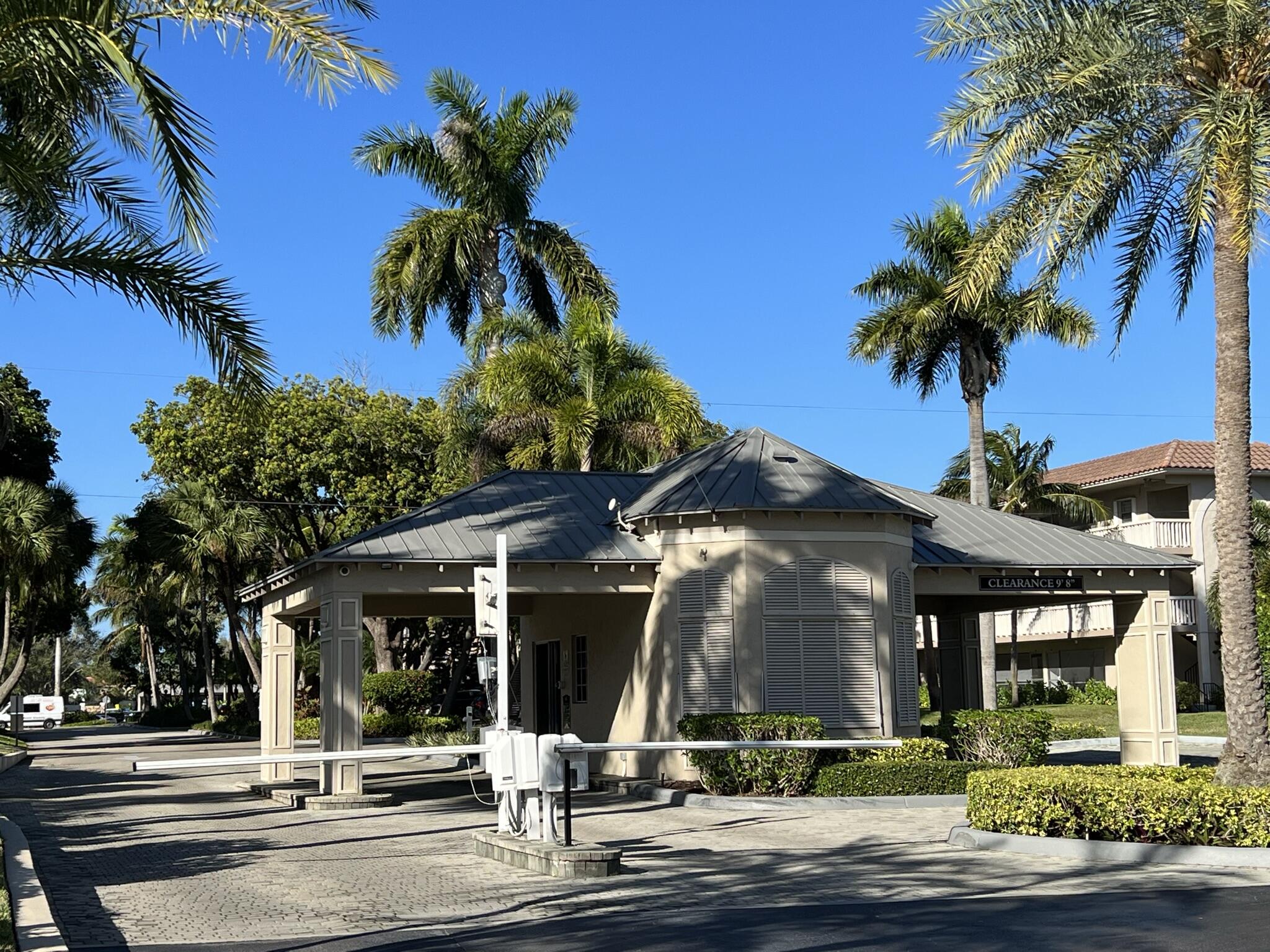 1 Royal Palm Way, Unit 3050 Boca Raton, FL 33432 - Photo 24 of 24 a view of a volley ball court