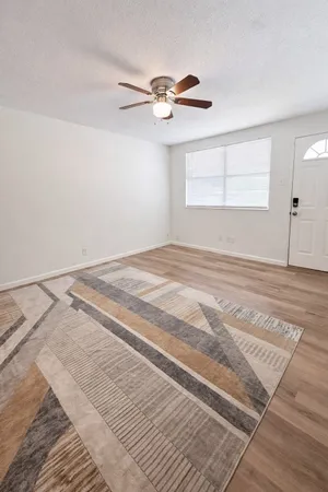 $1,600 | 117 Sylvia Street, Deer Park, TX 77536