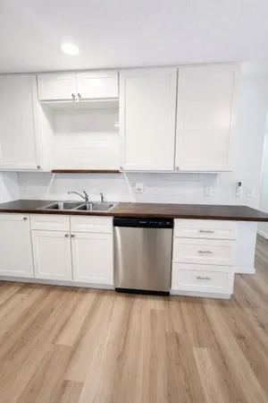 $1,600 | 117 Sylvia Street, Deer Park, TX 77536