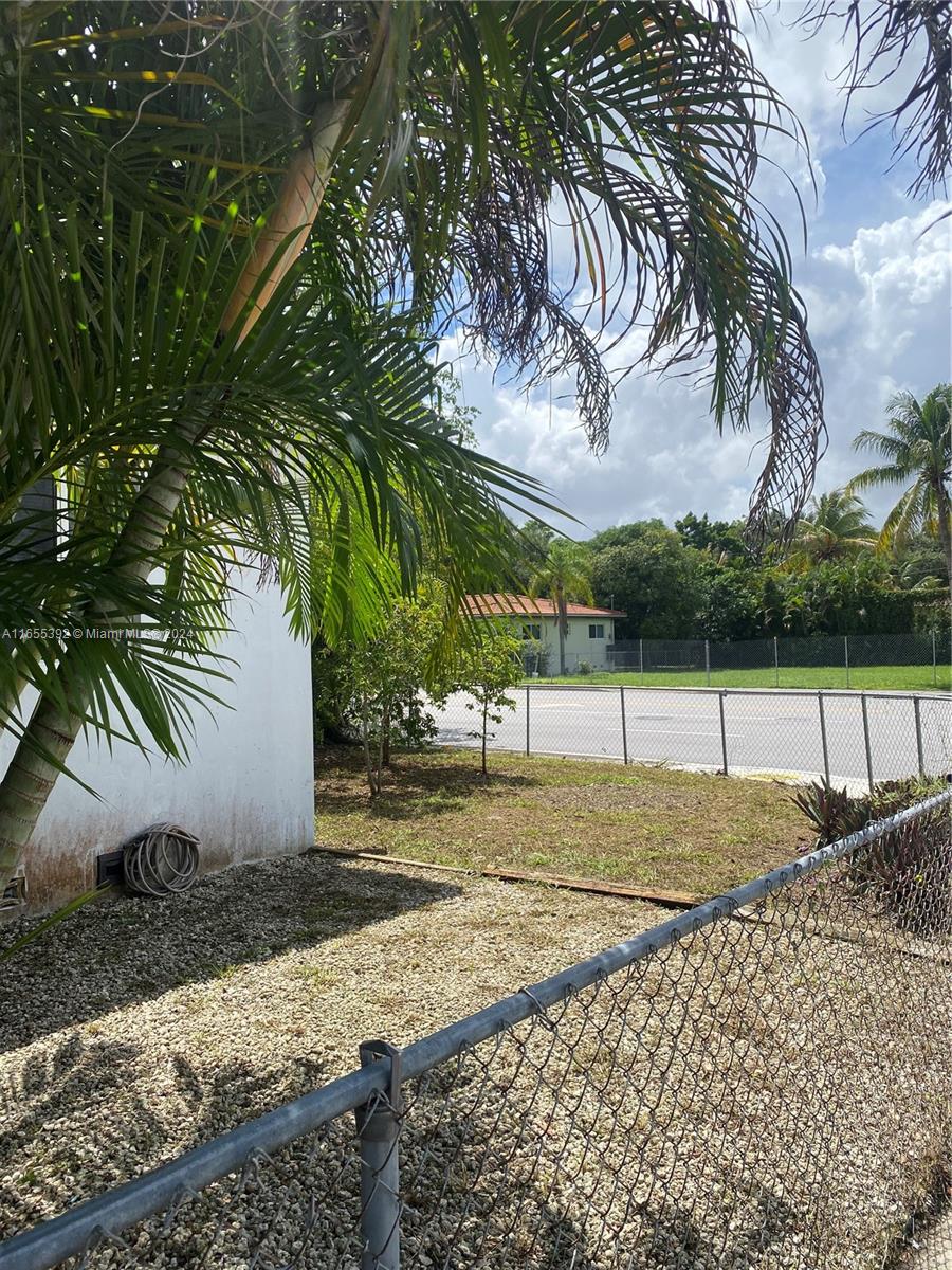 2 Northeast 45th Street, Unit 4 Miami, FL 33137 - Photo 3 of 15 a view of a backyard