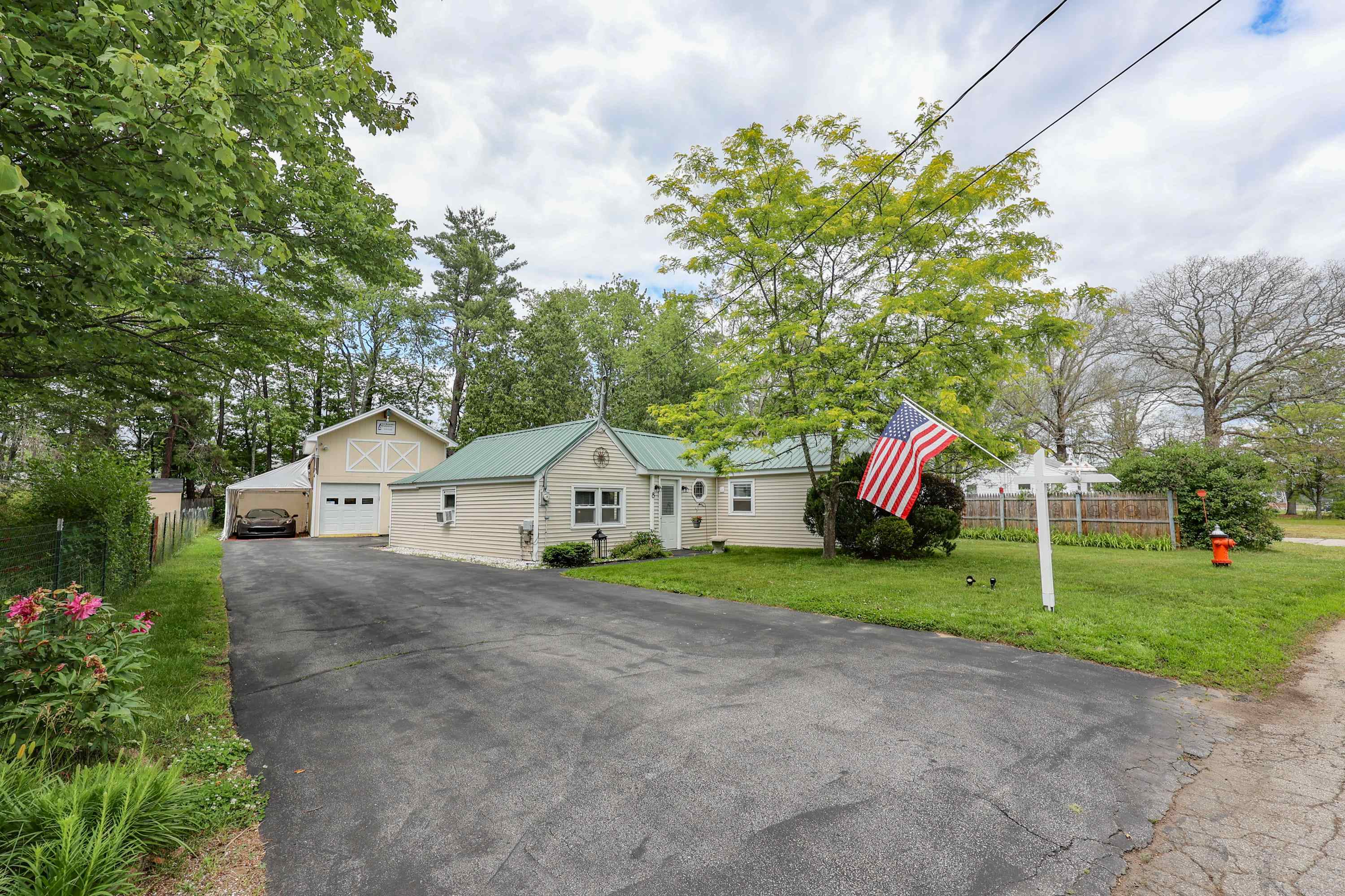 8 Ripley Street Concord, NH 03301 - Photo 2 of 19 Gallery Image 2