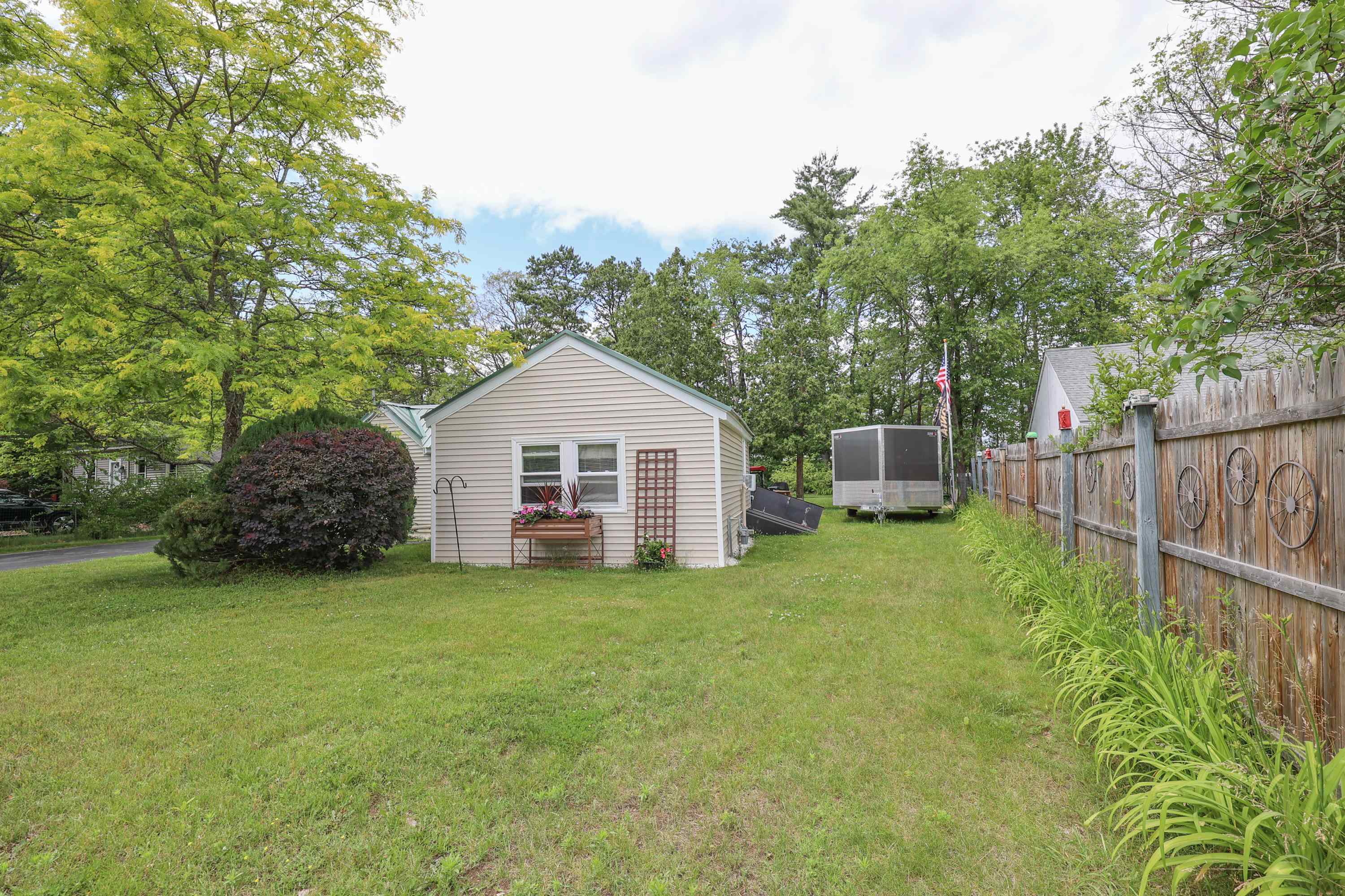 8 Ripley Street Concord, NH 03301 - Photo 3 of 19 Gallery Image 3