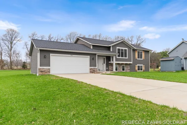 $350,000 | 1942 Cygnet Drive, Otsego, MI 49078