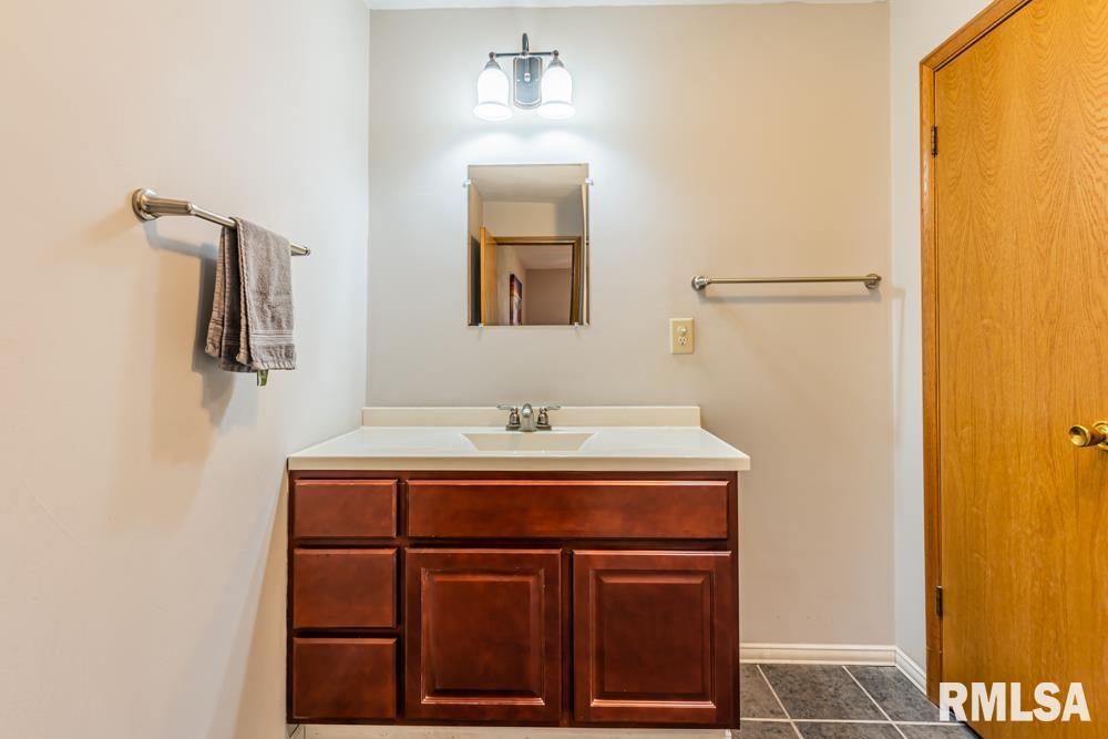 8720 East Manito Road Manito, IL 61546 - Photo 17 of 47 Gallery Image 17