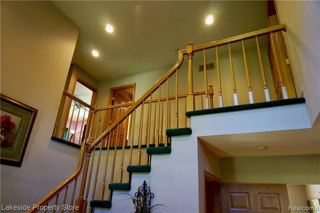 2869 West Avon Road Rochester Hills, MI 48309 - Photo 25 of 47