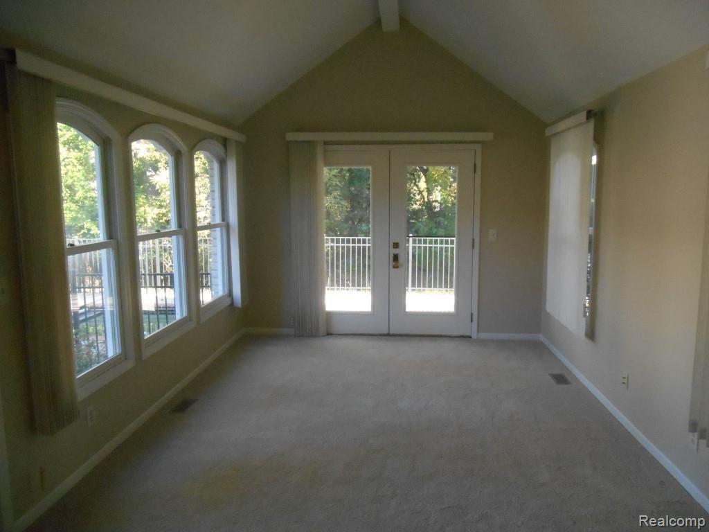 6369 Cherry Tree Court Rochester, MI 48306 - Photo 21 of 25 DSCN1068 (Medium).jpg