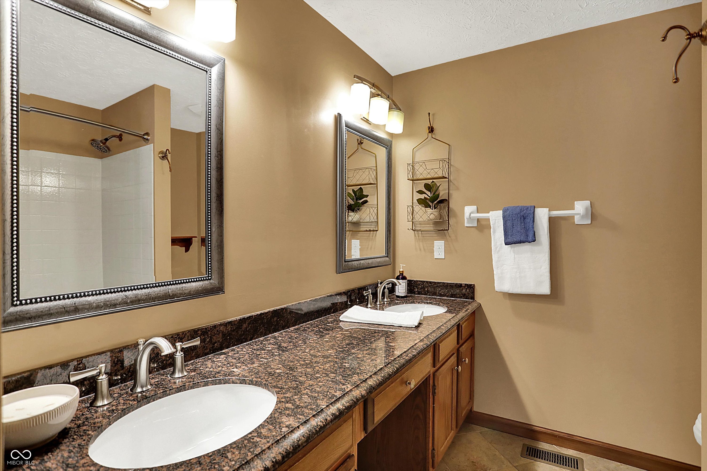 7775 Carly Place Fishers, IN 46038 - Photo 22 of 47