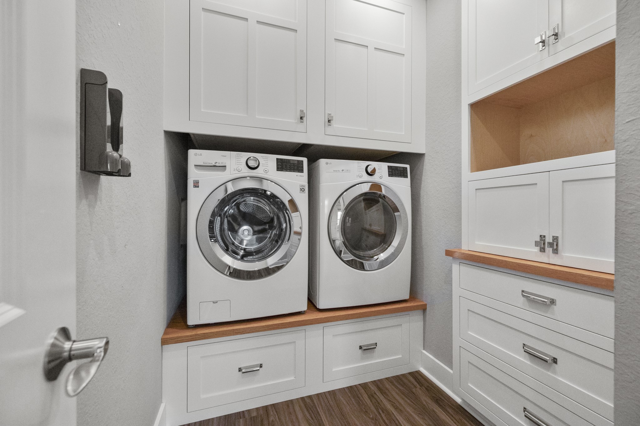 7502 Windsor Park Court Spring, TX 77379 - Photo 39 of 50 a utility room with dryer and washer