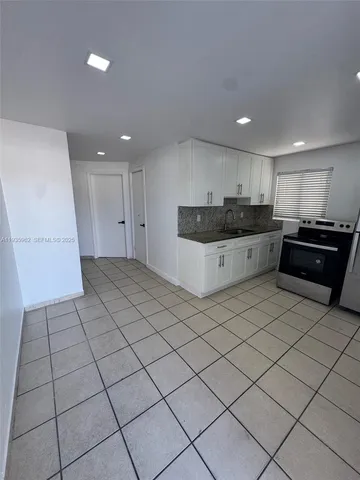 $2,800 | 290 Northwest 45th Avenue, Miami, FL 33126