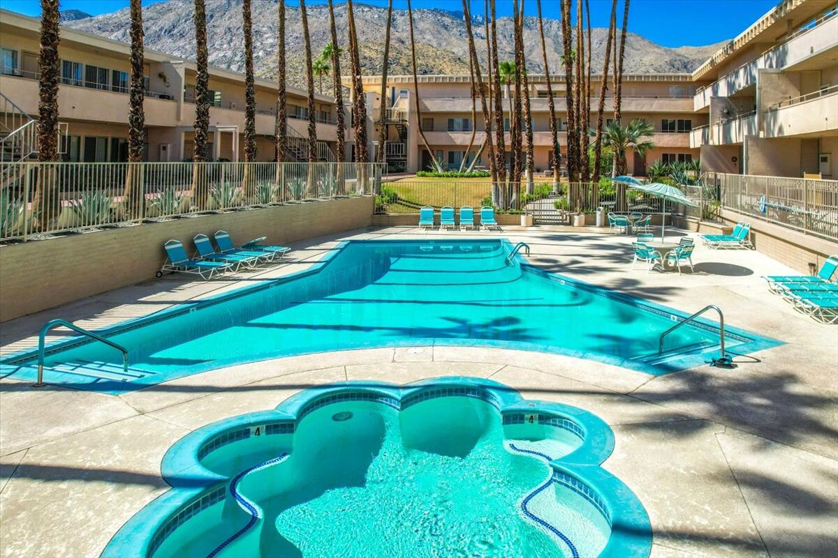 277 East Alejo Road, Unit 101 Palm Springs, CA 92262 - Photo 35 of 42 Pool