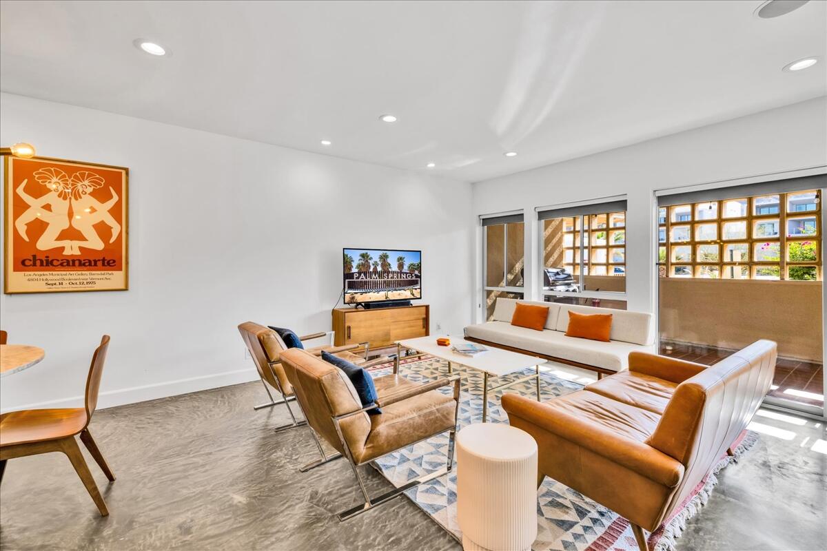 277 East Alejo Road, Unit 101 Palm Springs, CA 92262 - Photo 6 of 42 Living Room