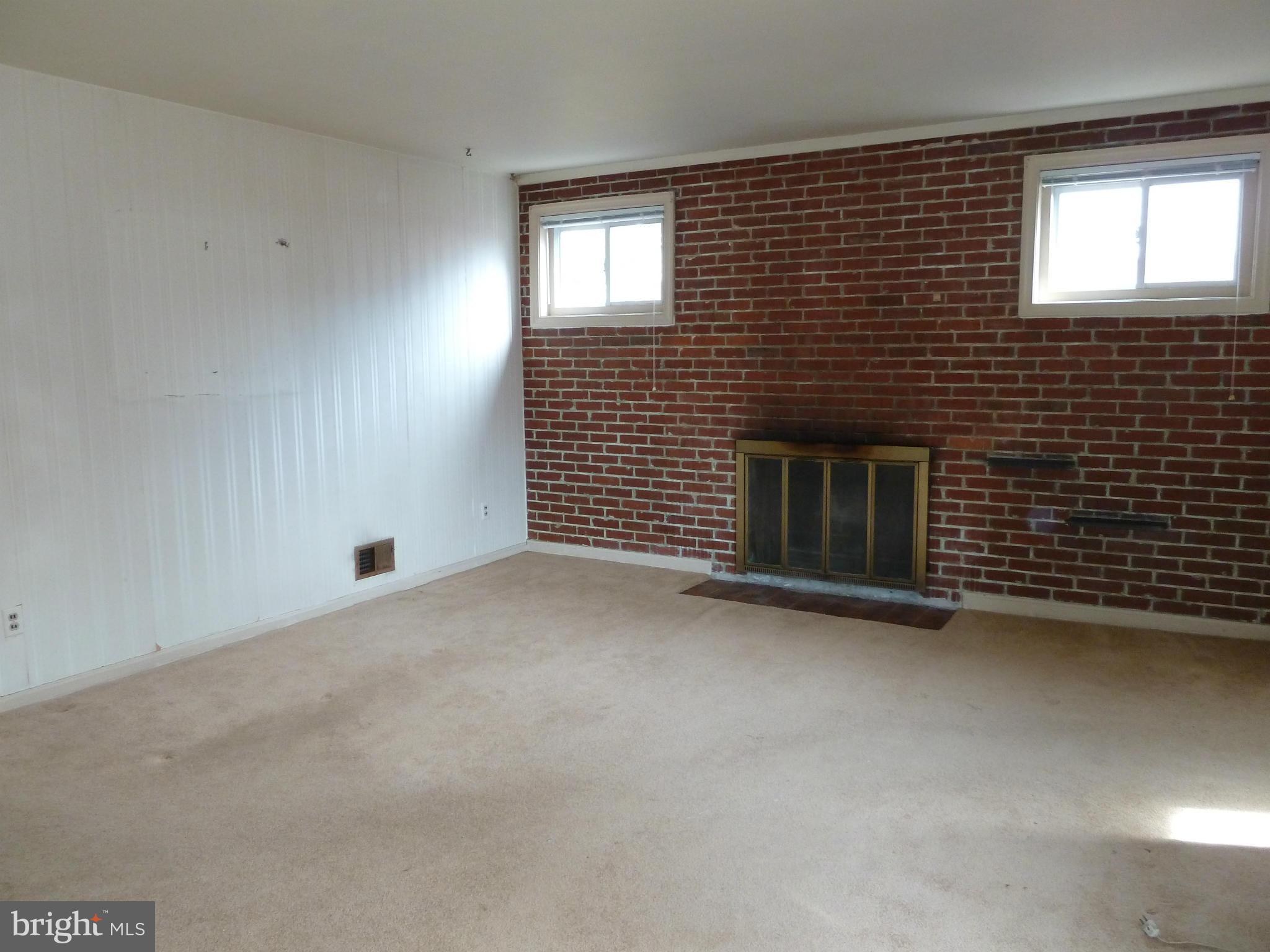9631 Cottrell Terrace Silver Spring, MD 20903 - Photo 4 of 30 Living Room