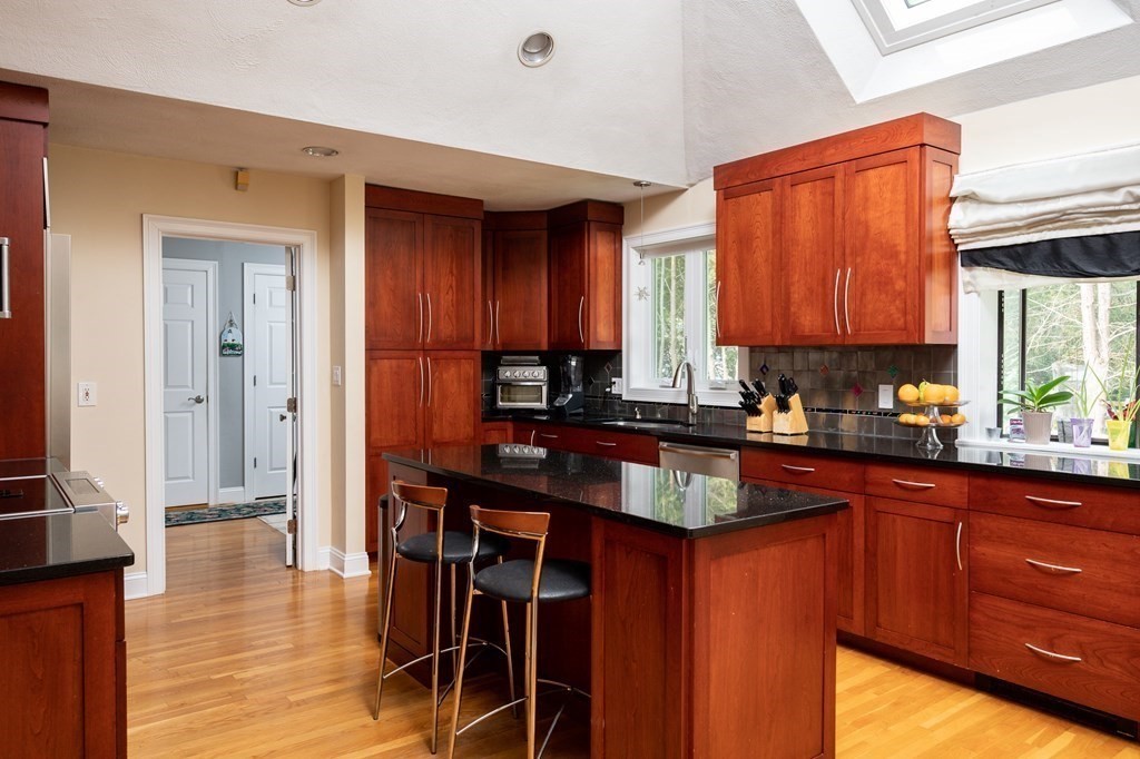 10 Canavan Drive Braintree, MA 02184 - Photo 13 of 38