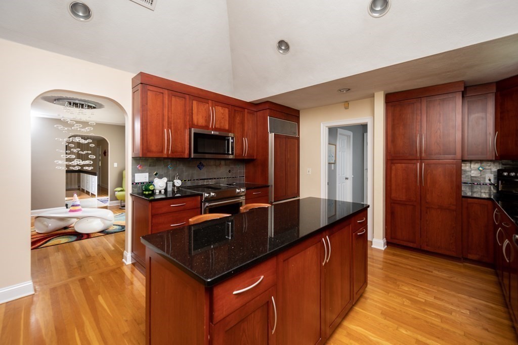 10 Canavan Drive Braintree, MA 02184 - Photo 15 of 38