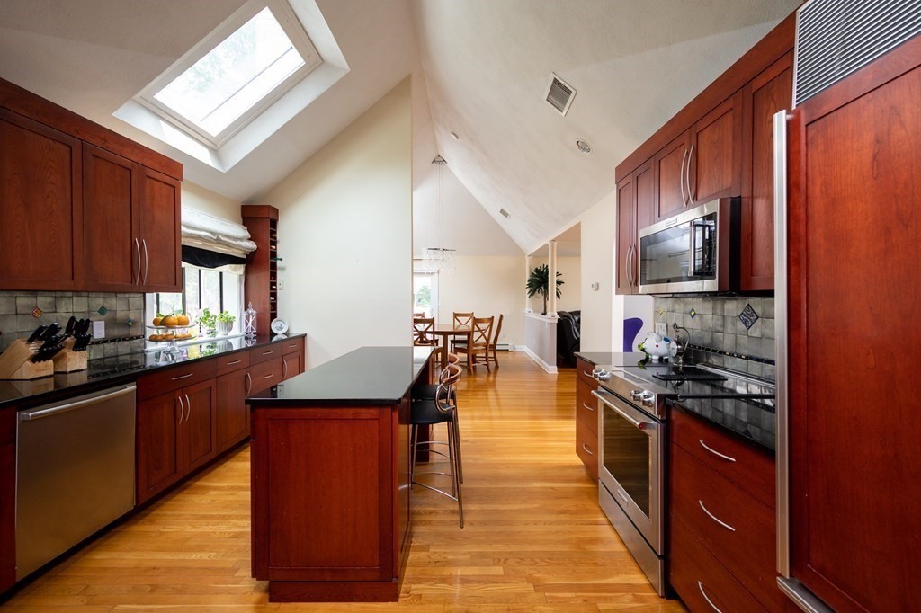 10 Canavan Drive Braintree, MA 02184 - Photo 18 of 38