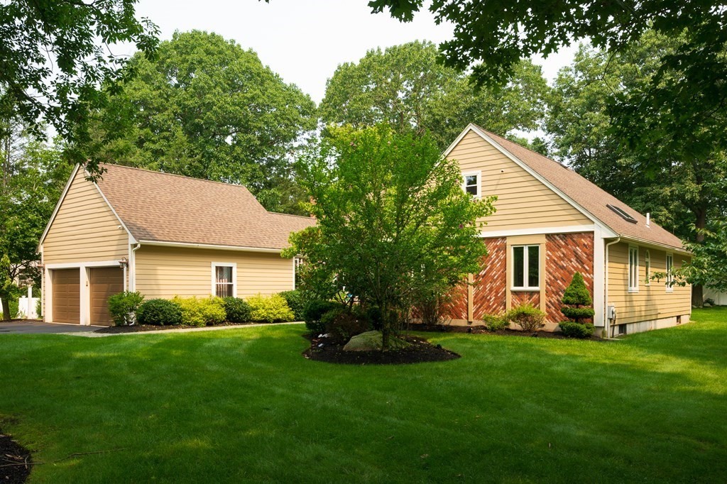 10 Canavan Drive Braintree, MA 02184 - Photo 2 of 38