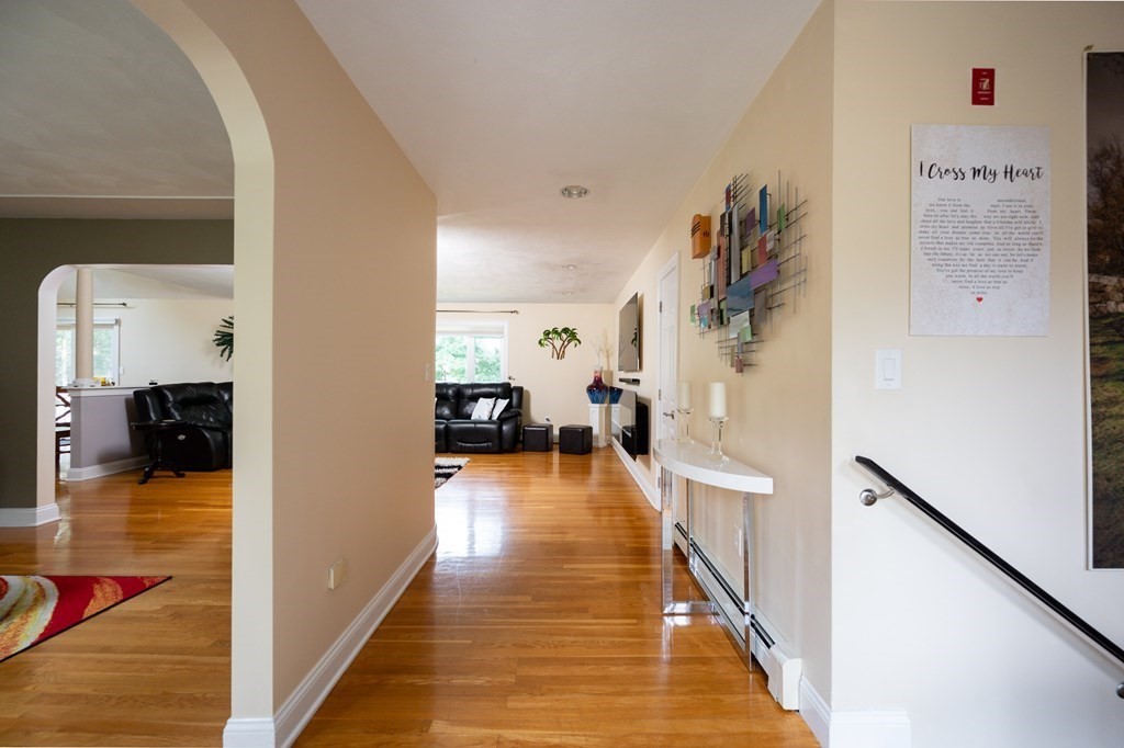 10 Canavan Drive Braintree, MA 02184 - Photo 6 of 38