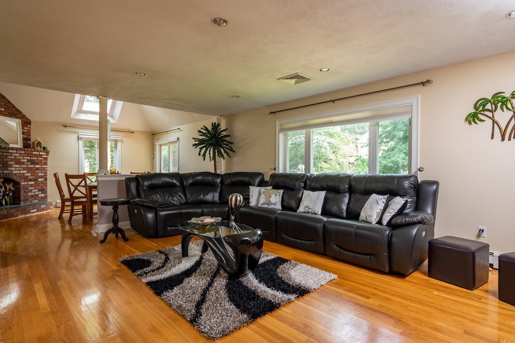 10 Canavan Drive Braintree, MA 02184 - Photo 7 of 38