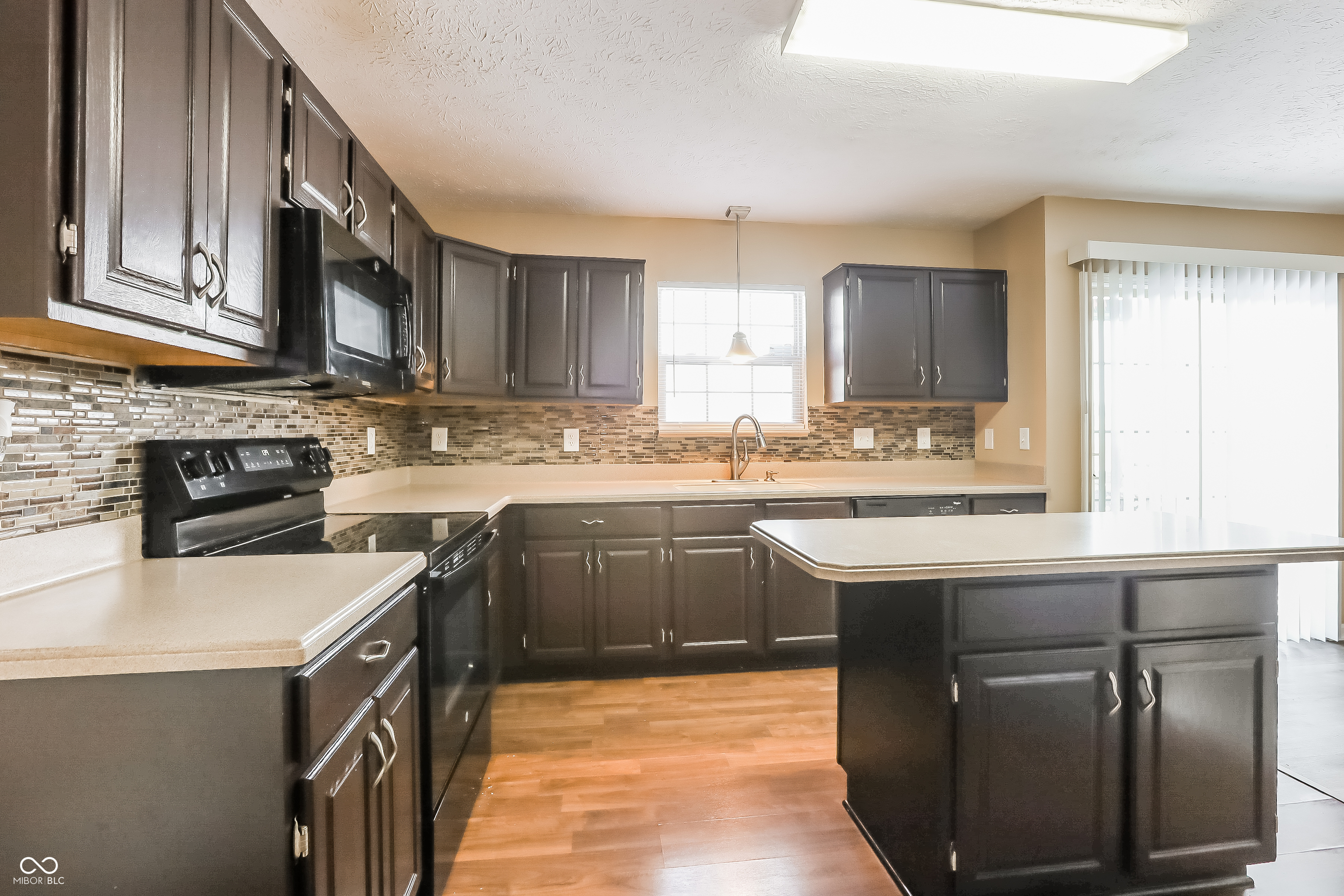 6672 Colleens Way Indianapolis, IN 46221 - Photo 5 of 17