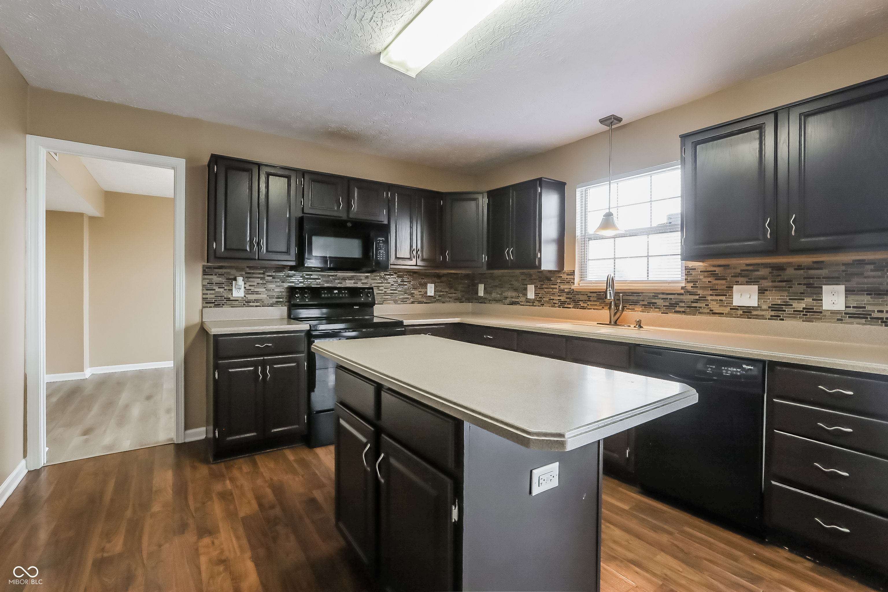 6672 Colleens Way Indianapolis, IN 46221 - Photo 6 of 17