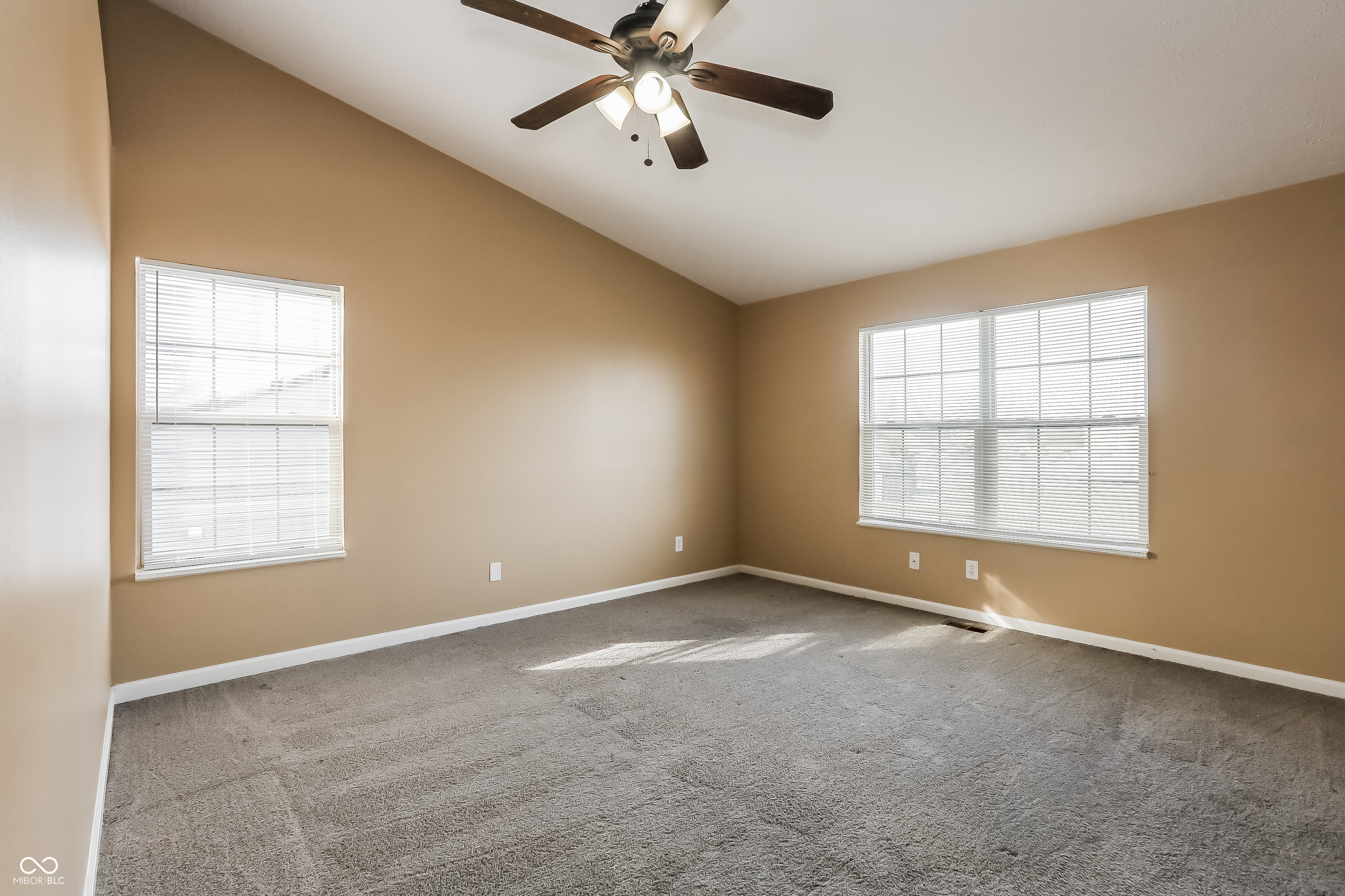 6672 Colleens Way Indianapolis, IN 46221 - Photo 9 of 17