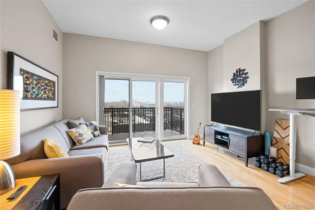 $1,700 | 1950 Logan Street, Unit 1107, Denver, CO 80203
