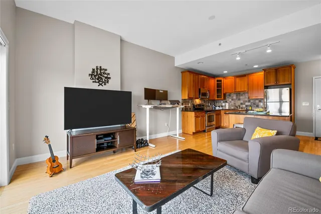 $1,700 | 1950 Logan Street, Unit 1107, Denver, CO 80203