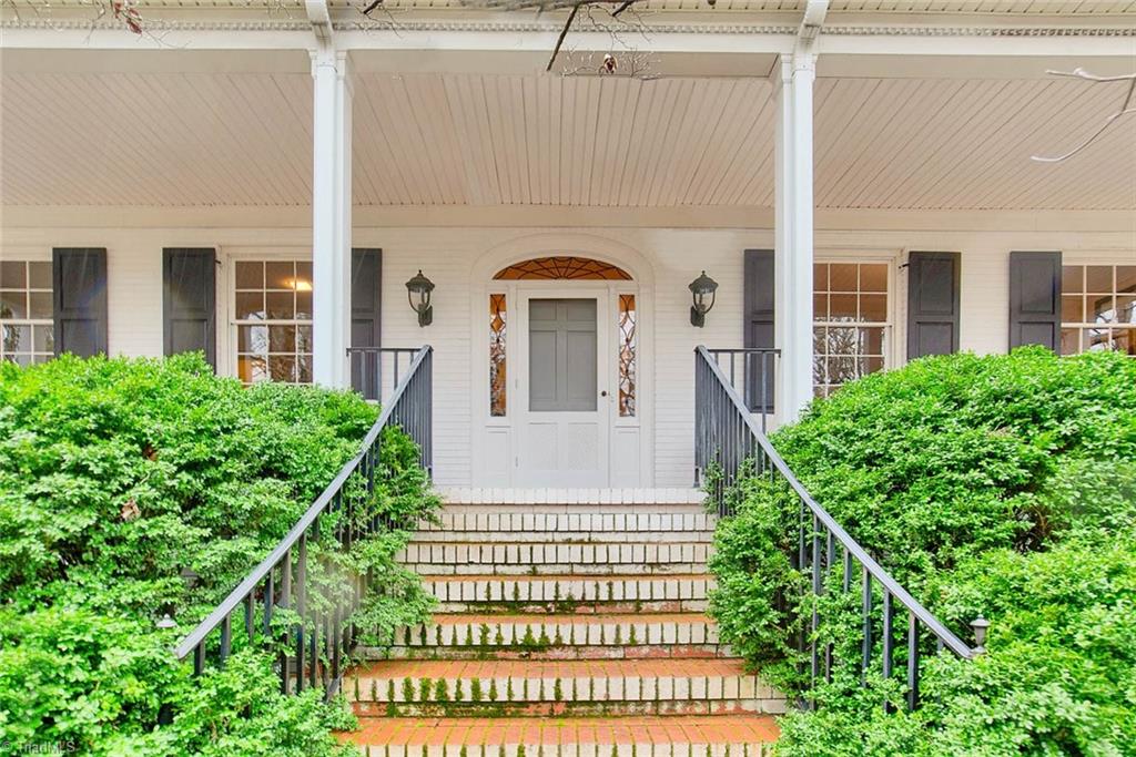 201 Shadow Valley Road High Point, NC 27262 - Photo 2 of 30 Gallery Image 2