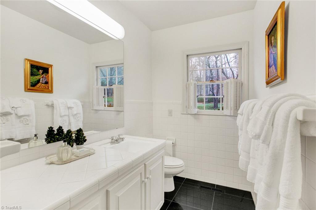 201 Shadow Valley Road High Point, NC 27262 - Photo 16 of 30 Gallery Image 16